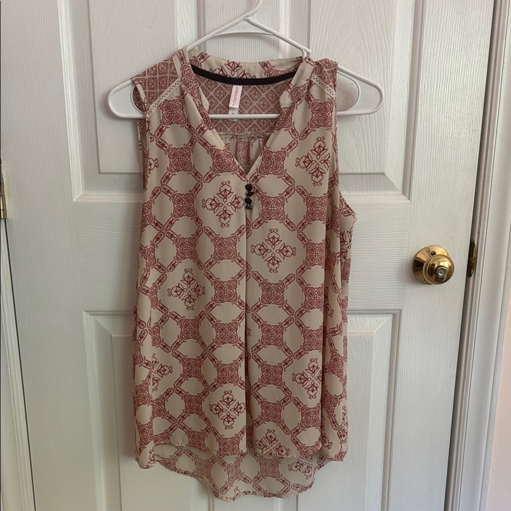 Patterned Sleeveless Top - Red and Cream